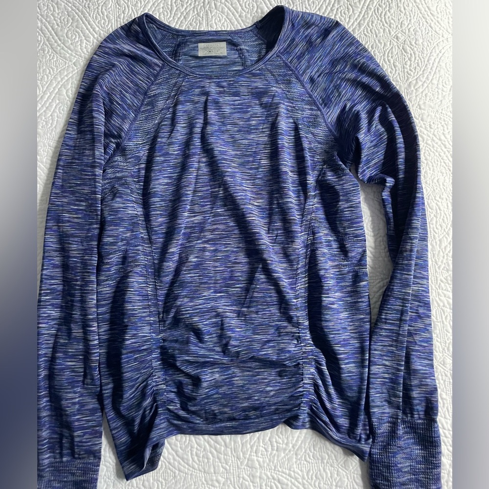 Athleta long sleeve t shirt Size XL worn twice shade of blue and black stripe